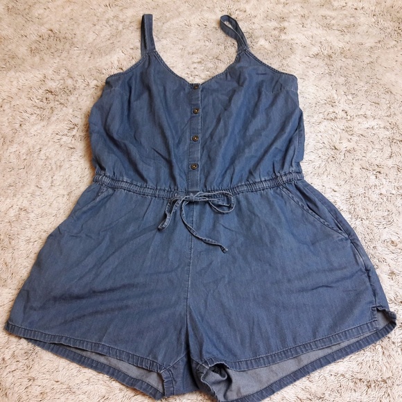 Old Navy Other - Old Navy Chambray Denim Romper (S) Short Tie Waist